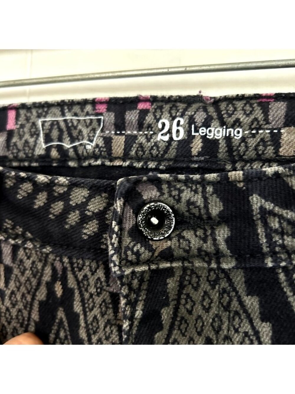 Levi’s Leggings Jeans Black Geometric Aztec Zig Zag Pattern Women’s Skinny Denim - Picture 4 of 9
